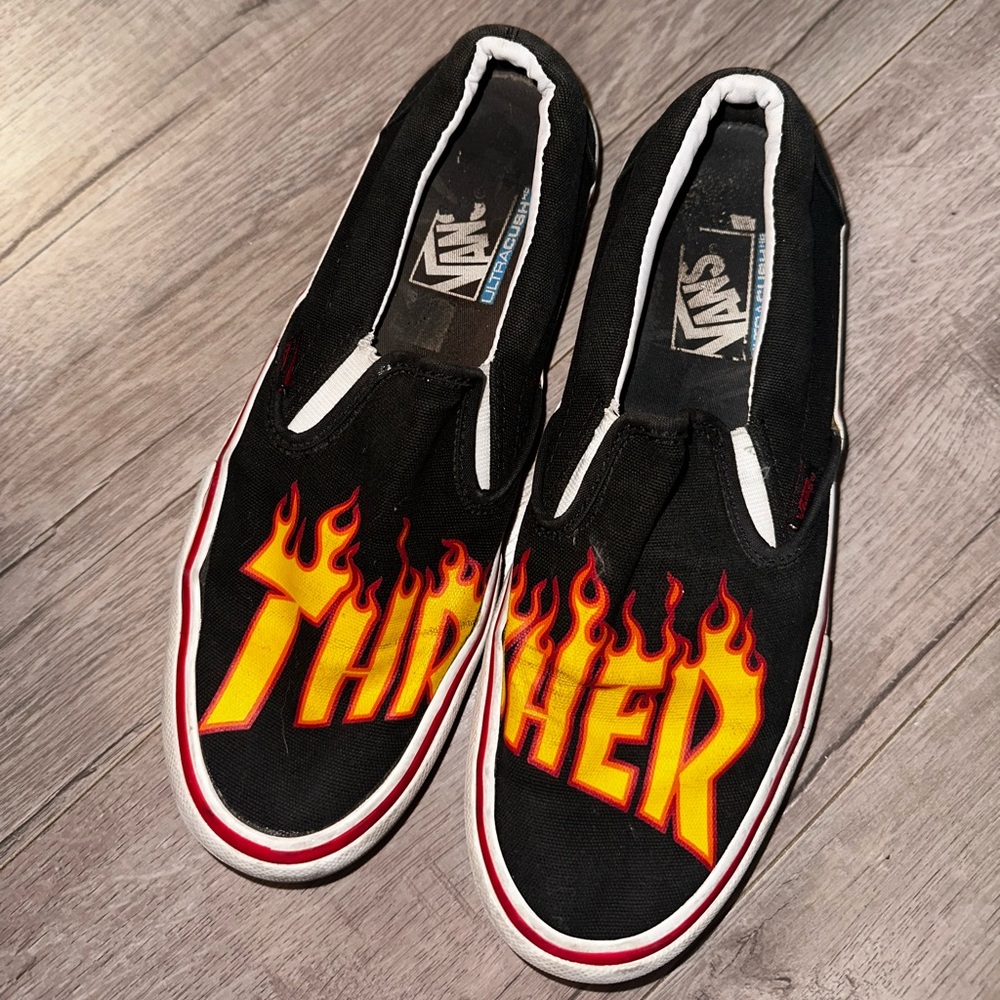 VANS SLIP-ON THRASHER BLACK SNEAKERS